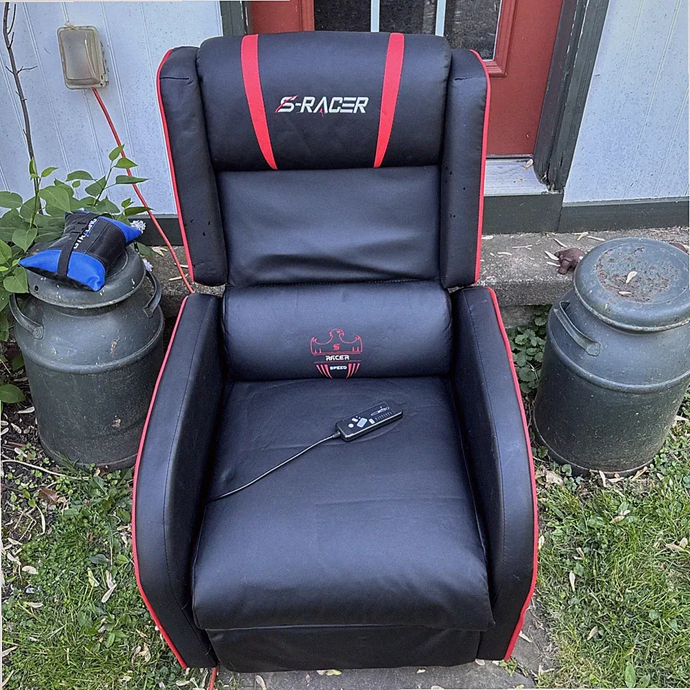 S-Racer Gaming Chair Pre-owned for Comfort Support RECLINER AND BARELY USED