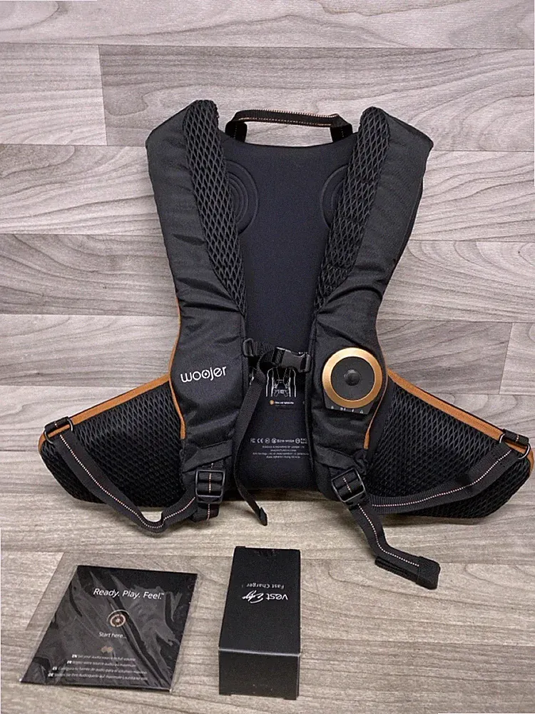 Woojer Edge Haptic Vest for Gaming & Music Bass Feedback (A1D028510)